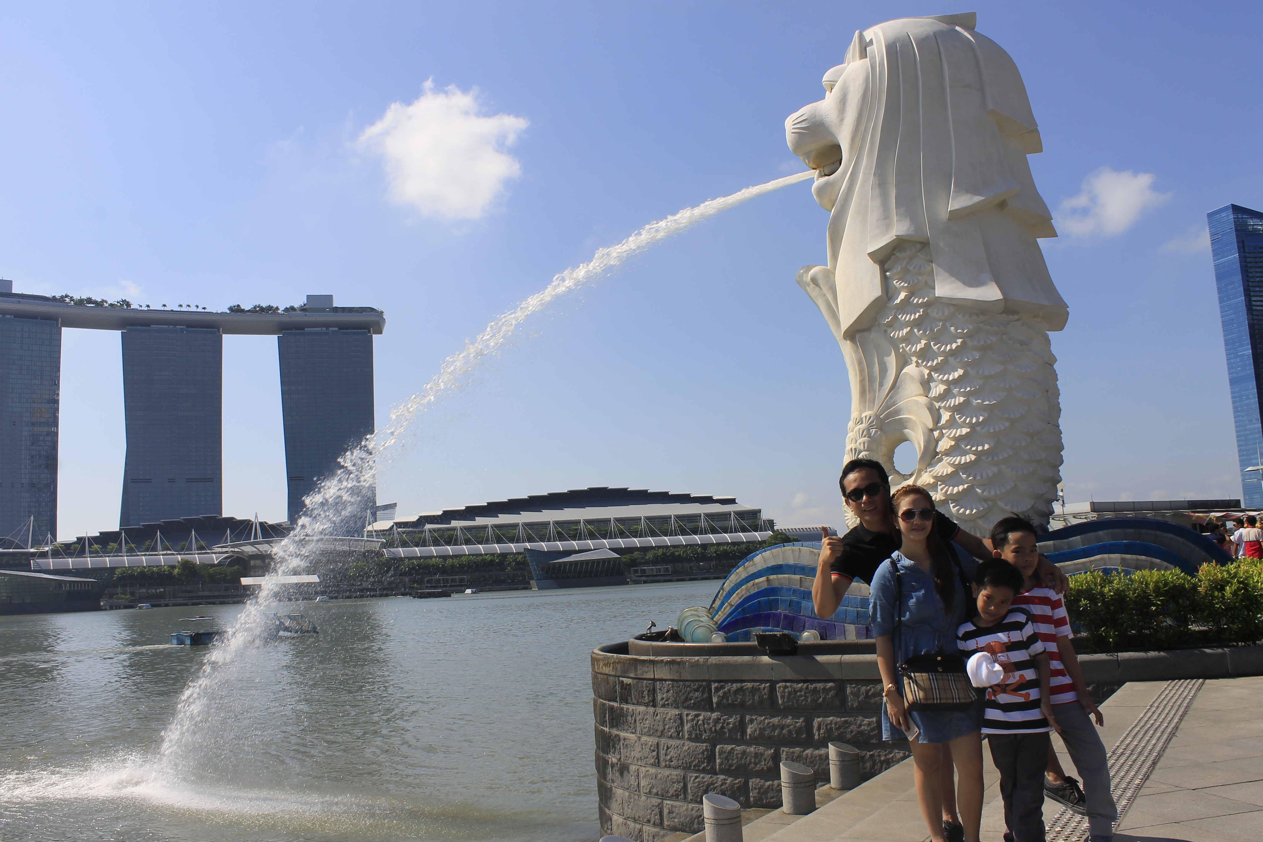 singapore merlion marina bay sands